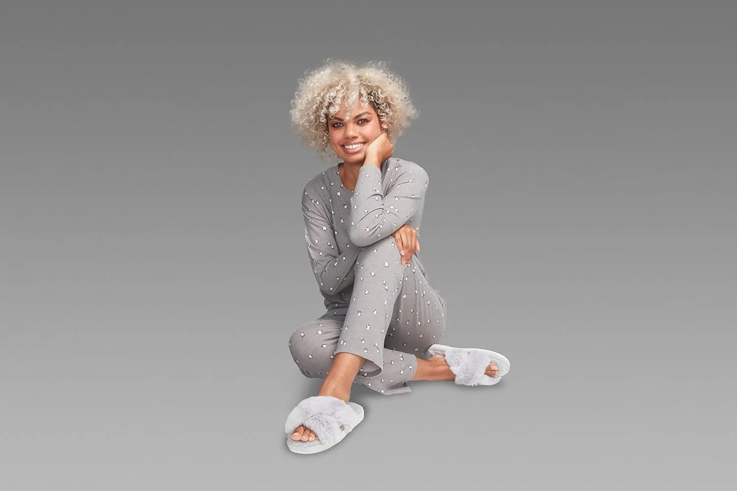 HUE Women's Long Sleeve Tee and Jogger Pant 2 Piece Pajama Set