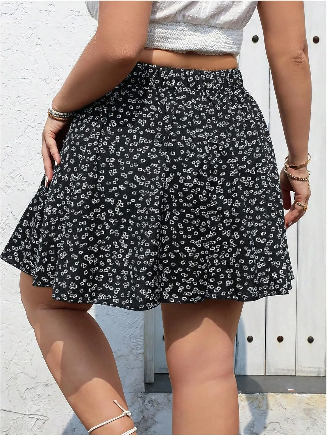 MakeMeChic Women's Plus Size Skirt Ditsy Floral Print Elastic Waist A Line Mini Skirts Skort