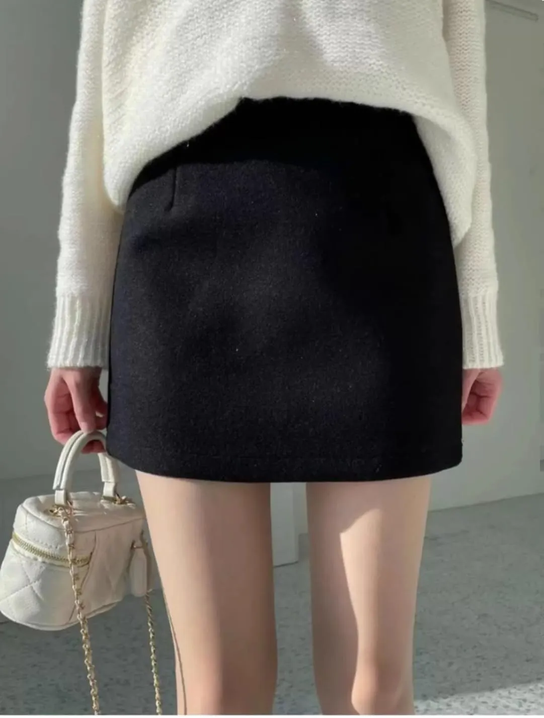 Short Skirt for Women Korean Style High Waisted Slim Fit Suitable for Fall and Winter
