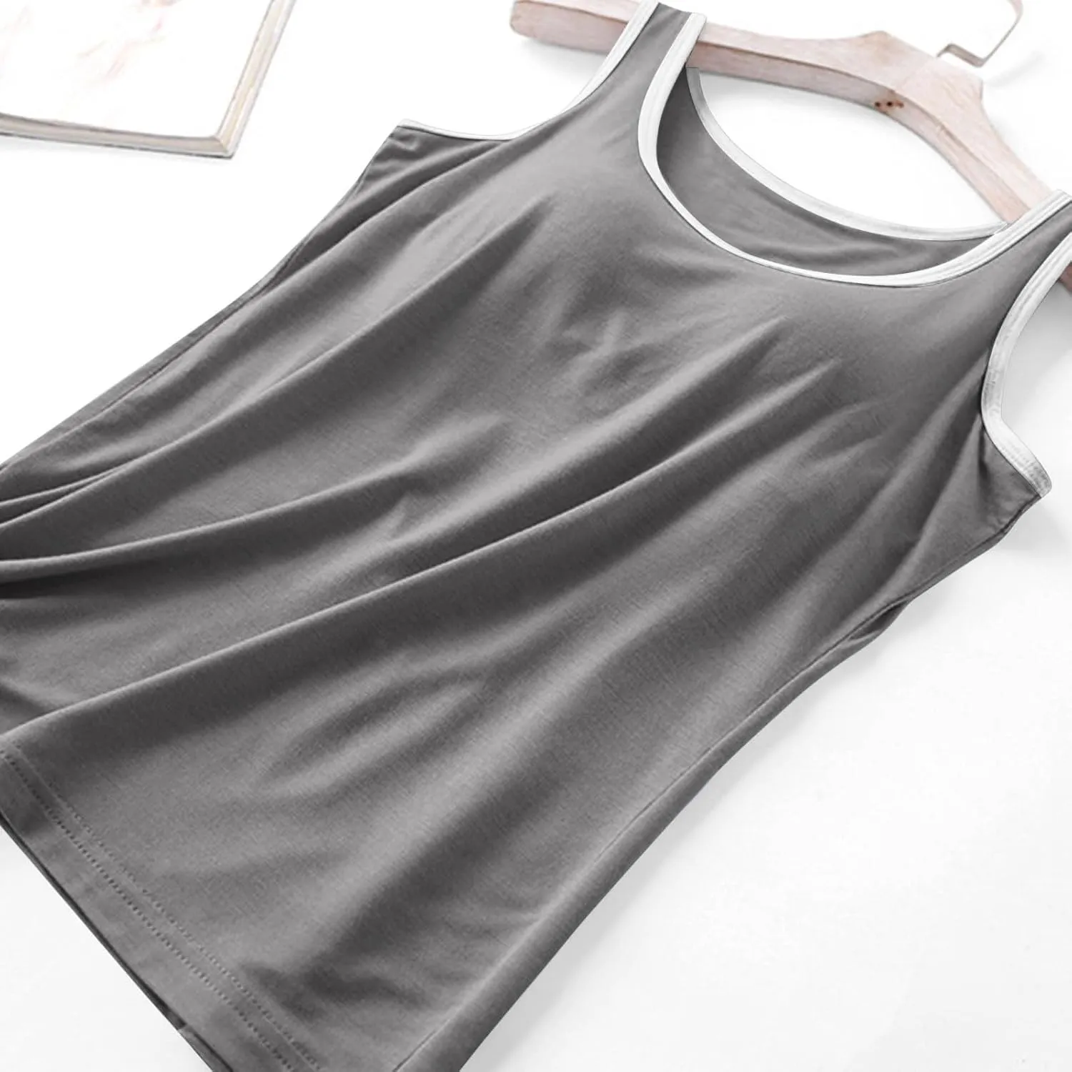 Tank Top with Built in Bra for Women 2025 Summer Plus Size Scoop Neck Sleeveless Tee Basic Workout Top Camisole