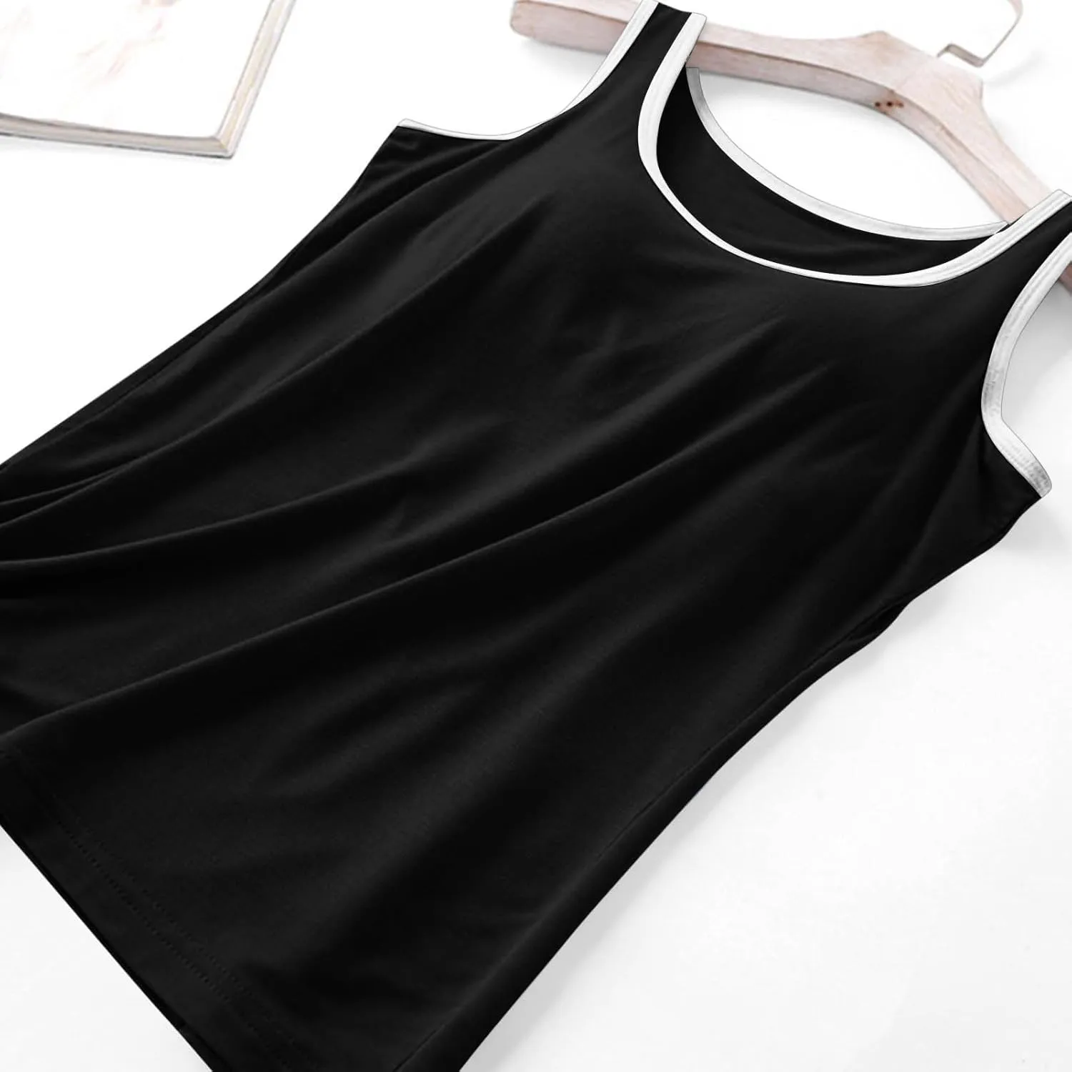 Tank Top with Built in Bra for Women 2025 Summer Plus Size Scoop Neck Sleeveless Tee Basic Workout Top Camisole