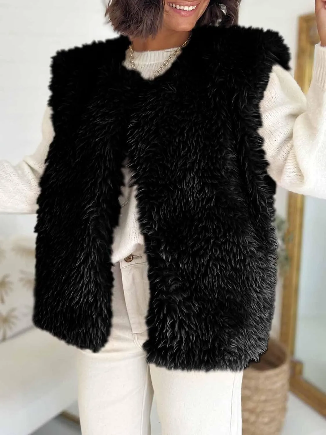 Tankaneo Womens Faux Fur Vest Cropped Sleeveless Warm Winter Shaggy Open Front Outerwear Vest
