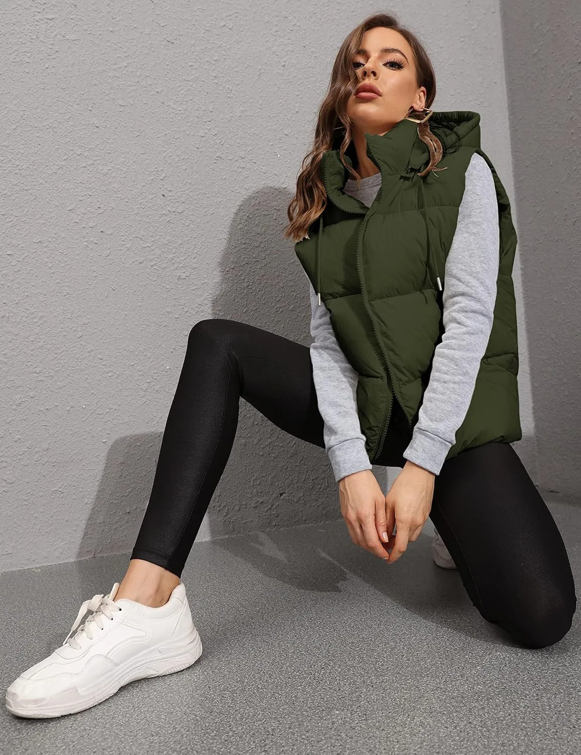 Tanming Black Puffer Vest Women Zip Up Lightweight Sleeveless Winter Outerwear Vests with Hood