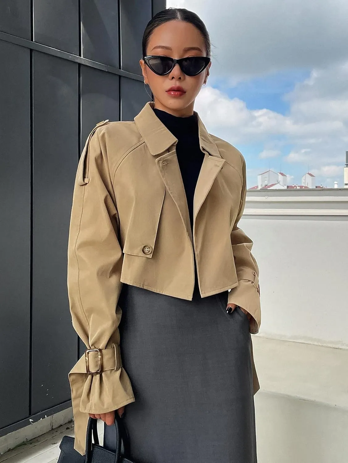 Verdusa Women's Button Front Buckle Raglan Sleeve Crop Jacket Trench Coat