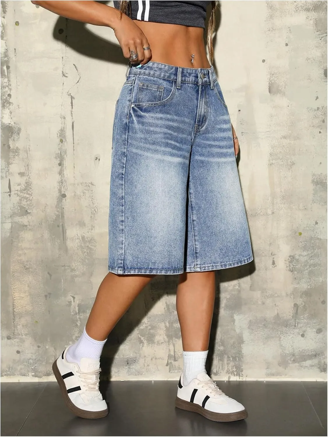 WDIRARA Women's Low Rise Baggy Denim Shorts Wide Leg Bermuda Jean Shorts