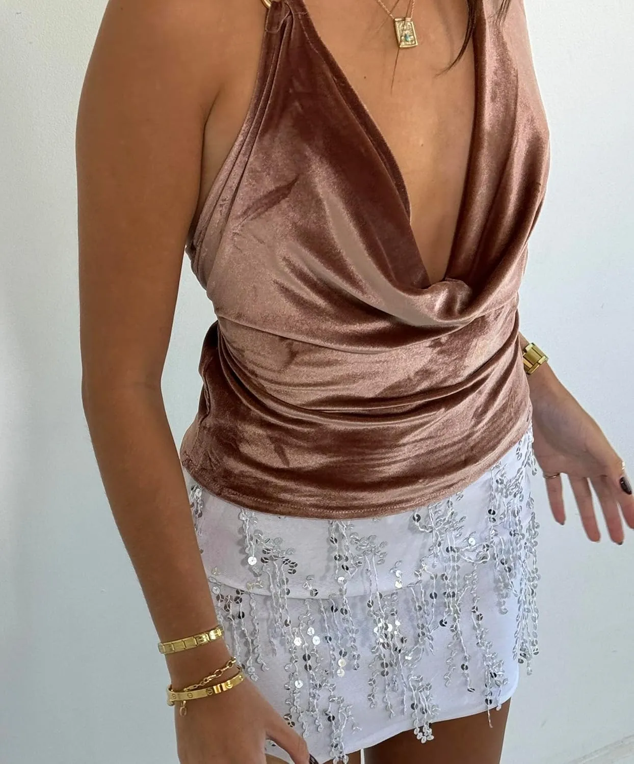 Women Sexy Halter Cowl Neck Crop Top Sleeveless Plunge Neck Going Out Camisole Y2K Drape Neck Backless Cami Top Wear