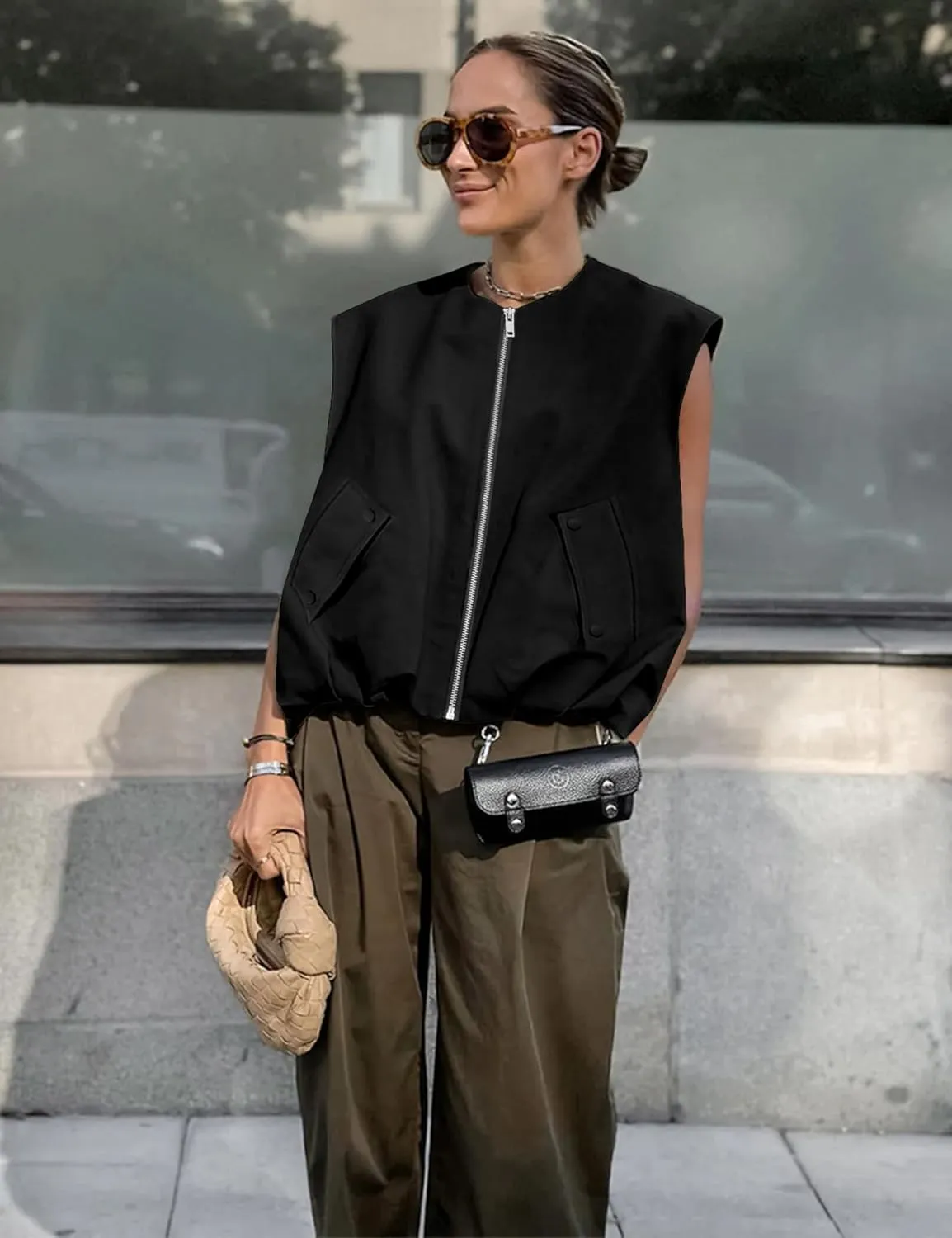 Women's Casual Zip Up Cargo Vest Cropped Sleeveless Ruched Hem Blazer Jackets Tops with Pockets
