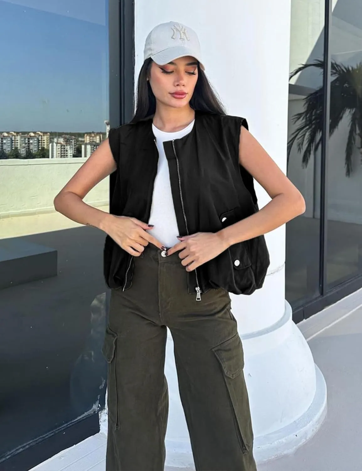 Women's Casual Zip Up Cargo Vest Cropped Sleeveless Ruched Hem Blazer Jackets Tops with Pockets